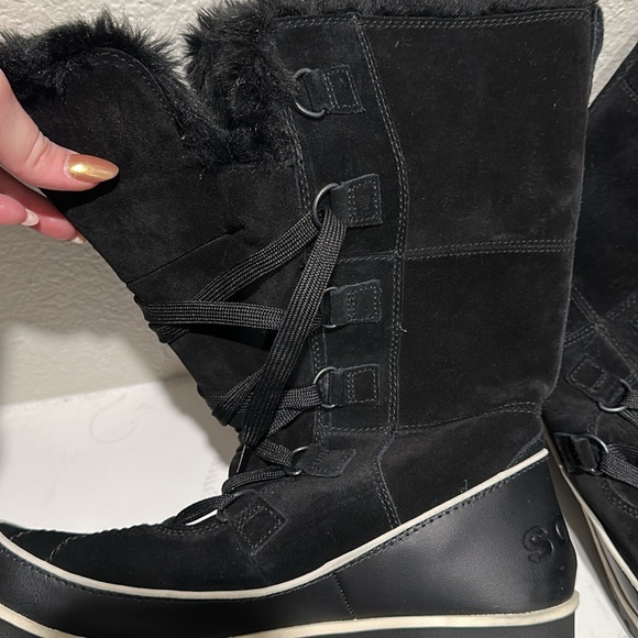 Sorel Snow Boots - Picture 2 of 5